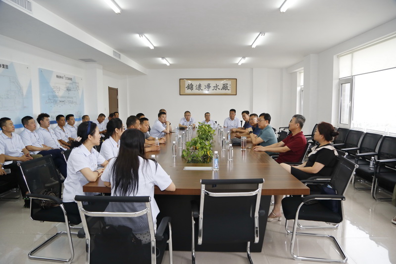 集團召開慶祝“八一”建軍節座談會