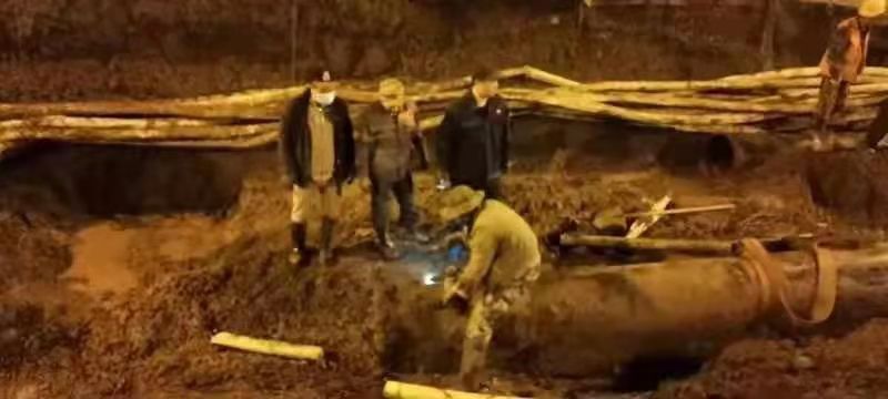 披星戴月  奮戰在搶修一線