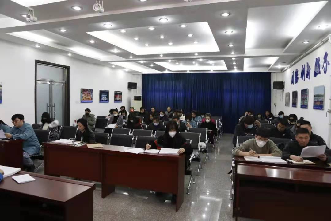 集團(tuán)黨委召開黨務(wù)工作者“堡壘鞏固工程”專題培訓(xùn)會(huì)