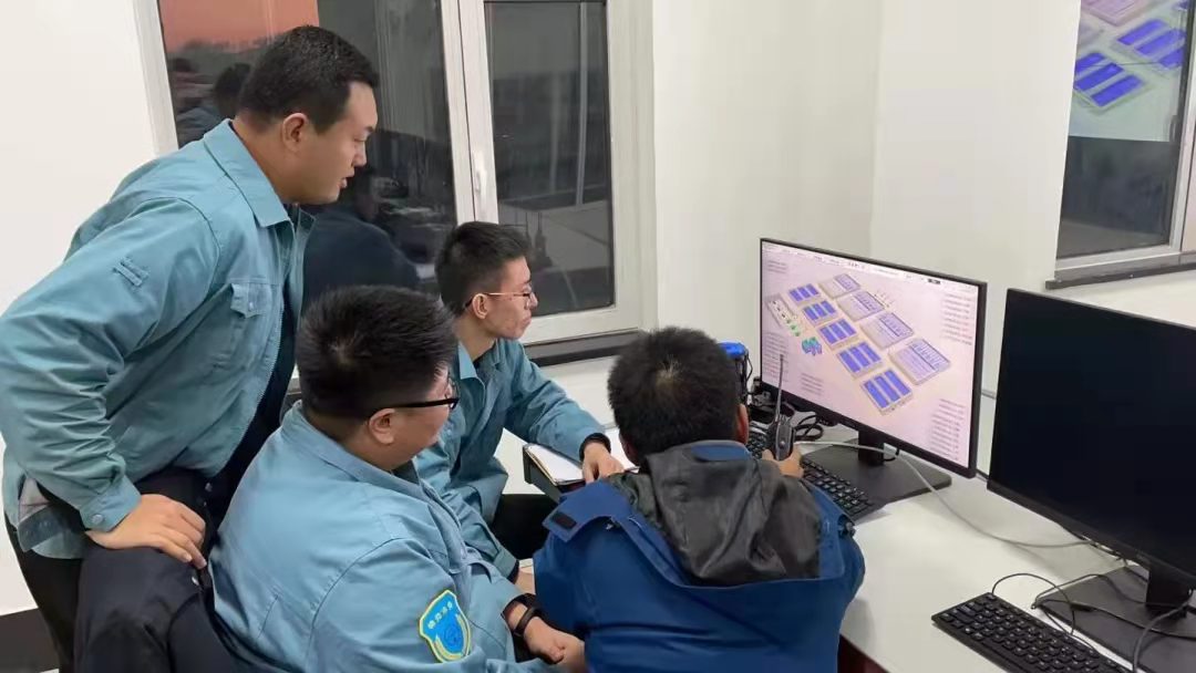 致敬平凡 黑夜里堅守的城市凈水人